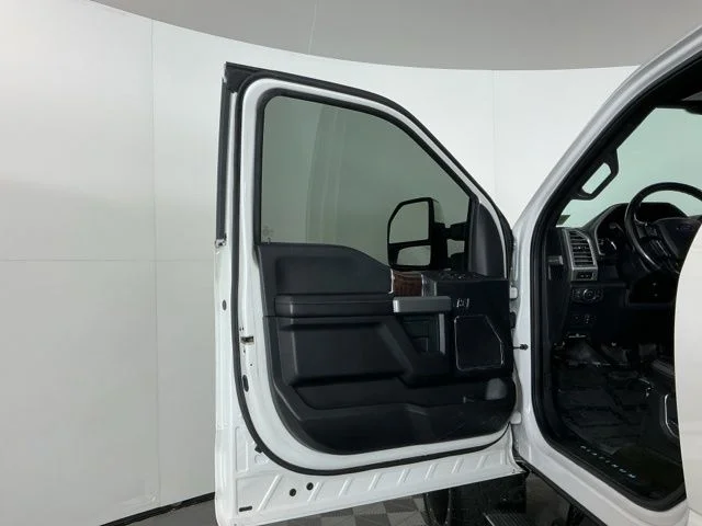 Used 2017 White Ford Platinum image 17