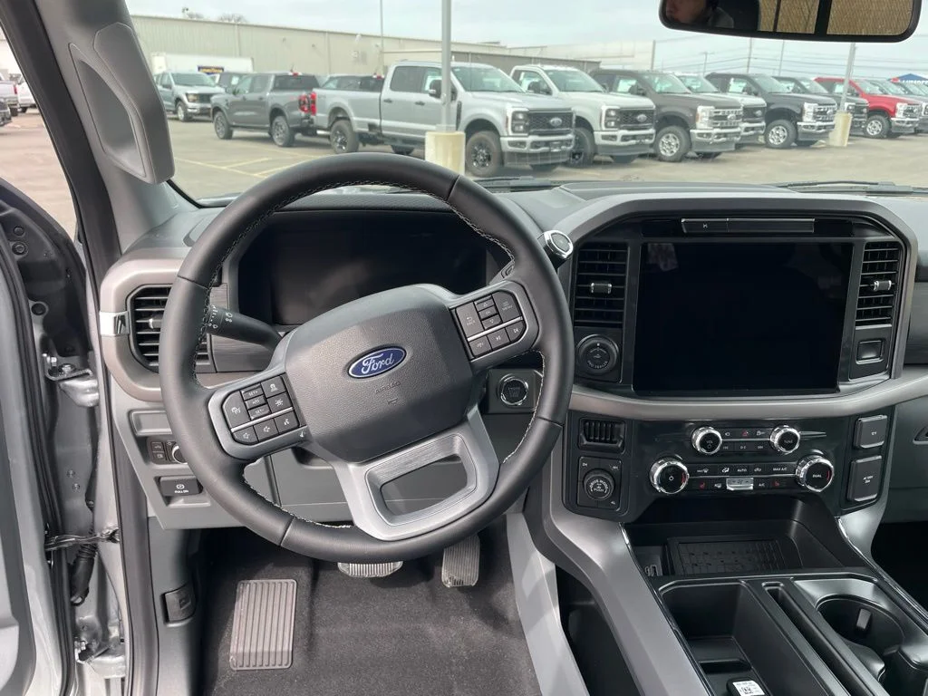 2025 Ford F-150 XLT - Photo 31