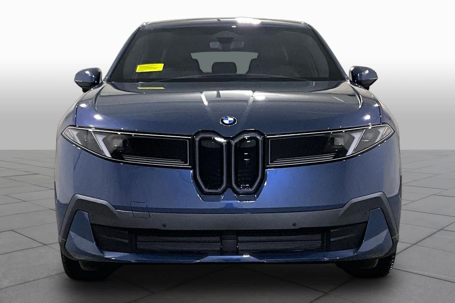 New 2027 Ocean Wave Blue Metallic BMW 50 xDrive image 2
