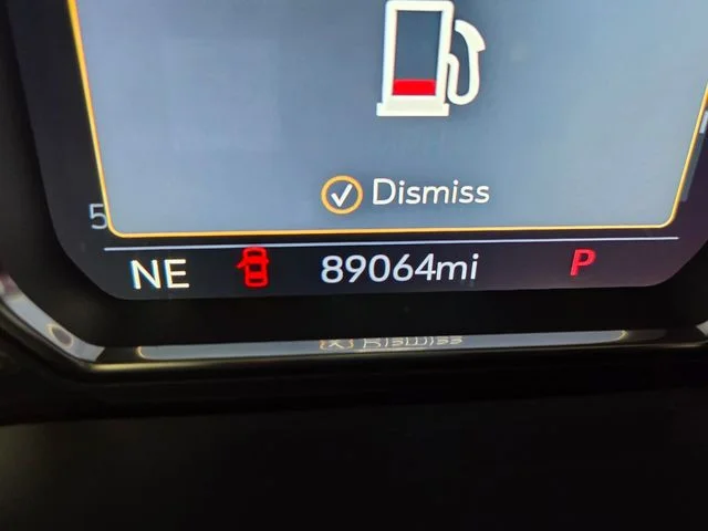 Used 2021 White GMC Denali image 31