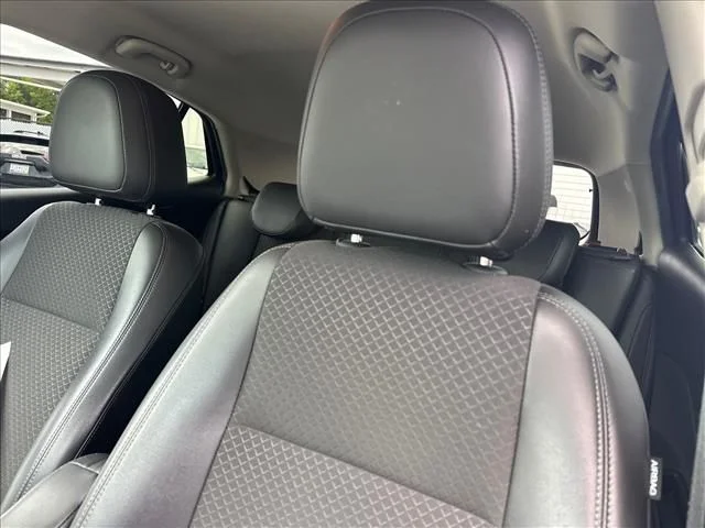 Used 2022 Silver Buick Preferred image 21