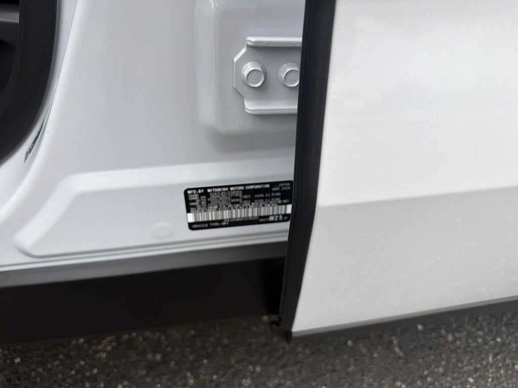 New 2026 White Mitsubishi SE 1.5T 2WD image 24