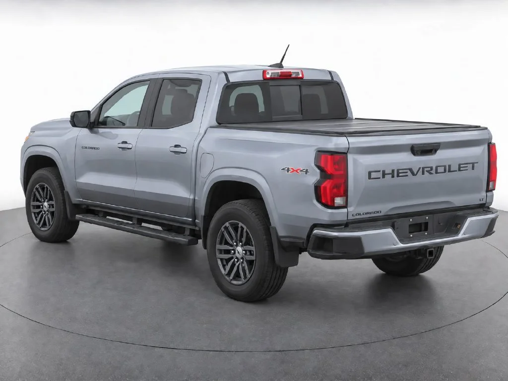 2024 Chevrolet Colorado LT - Photo 6
