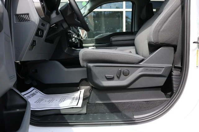 New 2026 Oxford White Ford XLT image 24