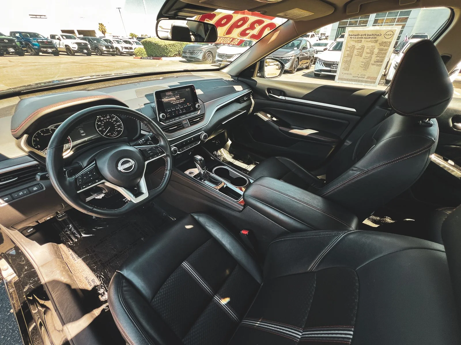 2025 Nissan Altima SR - Photo 13