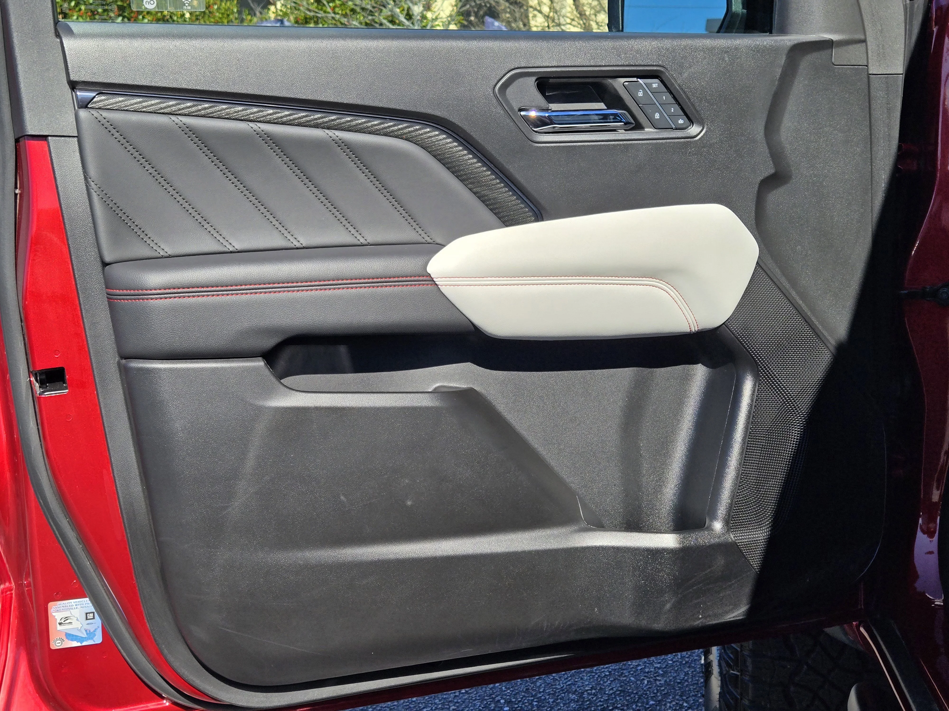 2024 GMC Canyon AT4X - Photo 18