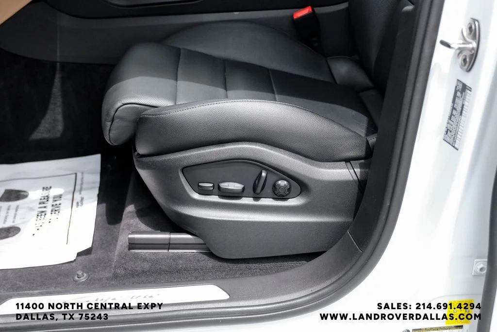 Used 2024 Carrara White Porsche  image 32