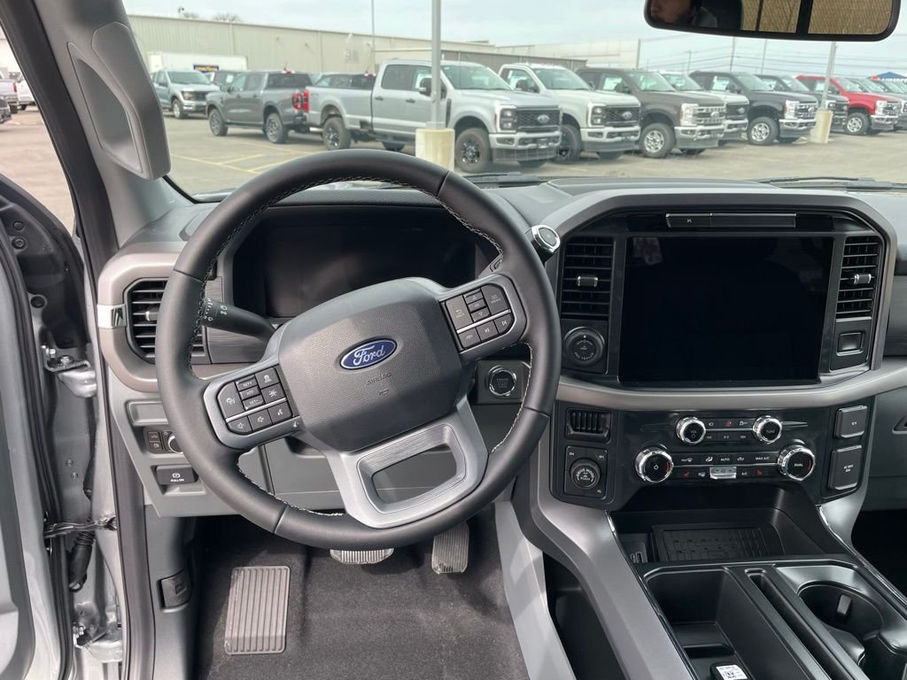 Used 2025 Silver Ford XLT image 31