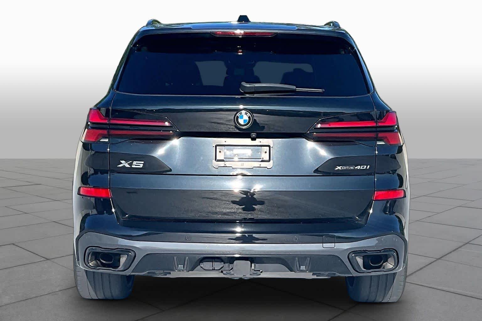 Used 2024 Black Sapphire Metallic BMW xDrive40i image 5