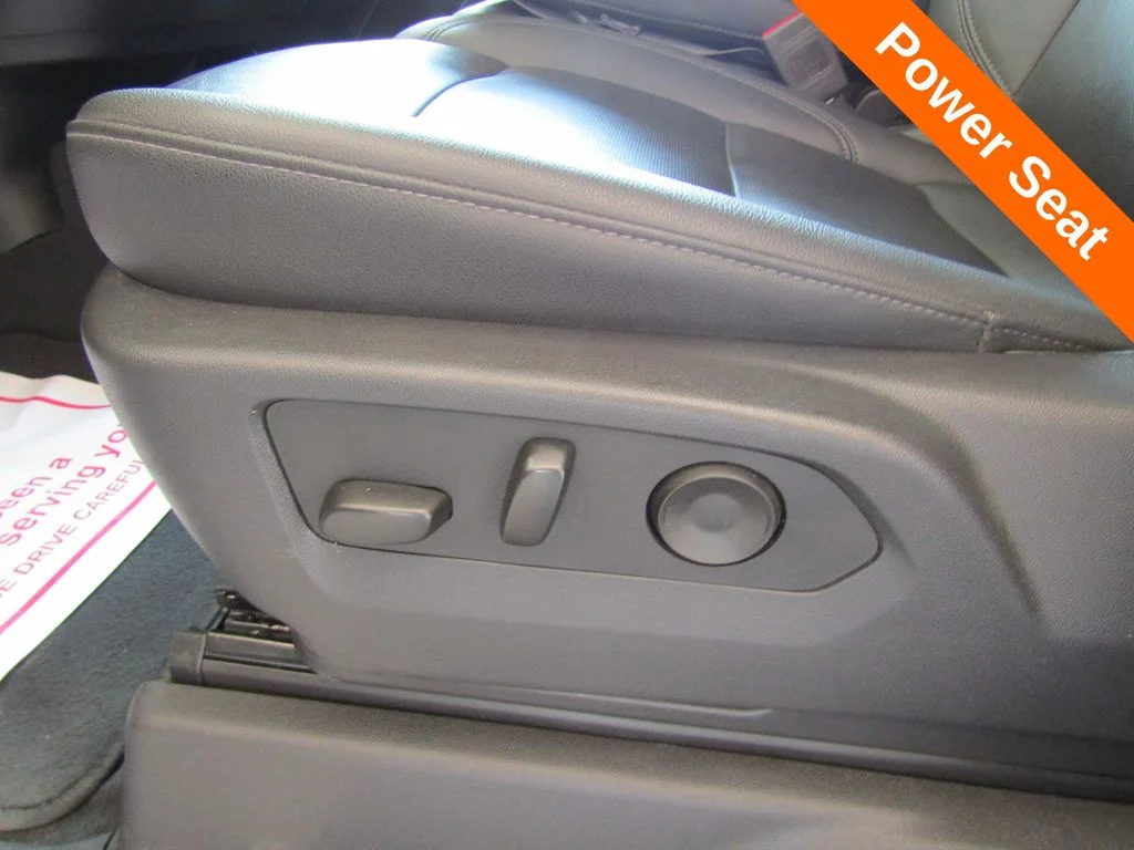 Used 2025 Silver GMC SLT image 7