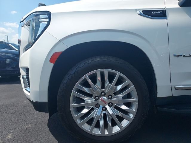 Used 2023 White GMC SLT image 16