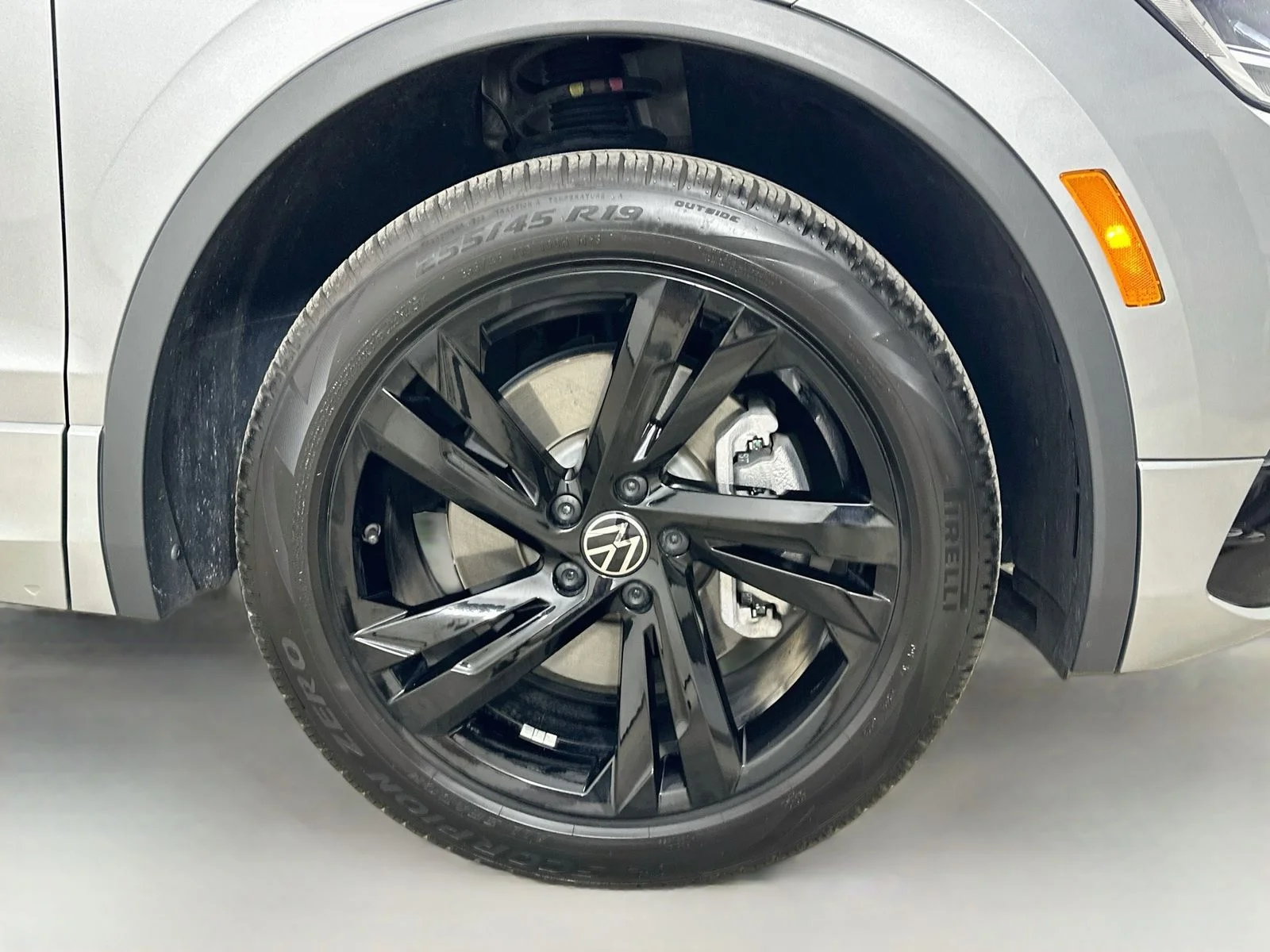 Used 2024 Silver Volkswagen  image 11