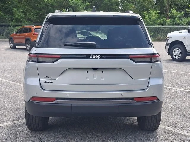 New 2026 Silver Jeep Altitude image 3