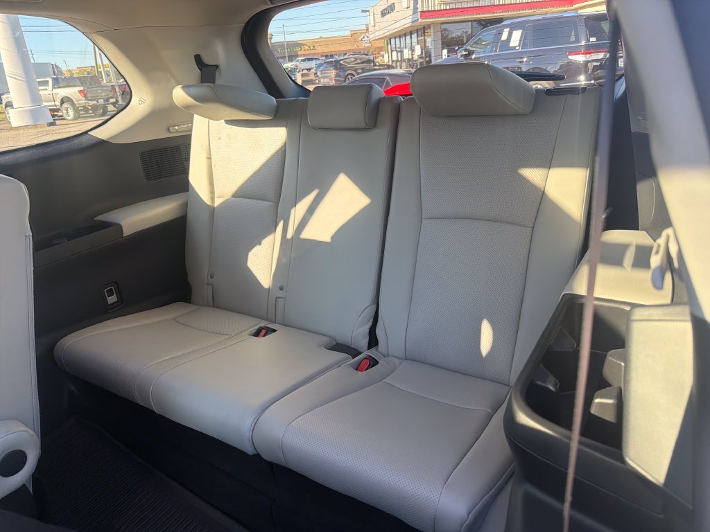 Used 2024 White Toyota XLE image 26