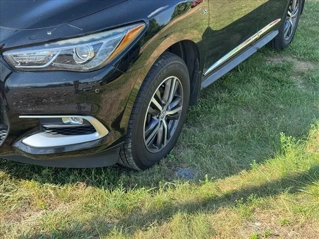 Used 2016 Black INFINITI Base image 4