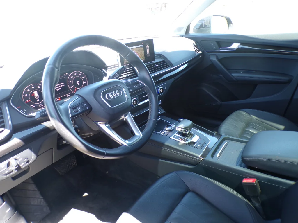 Used 2019 Brilliant Black Audi Premium Plus image 14