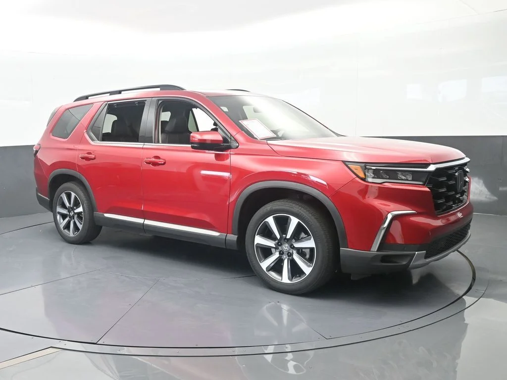 Used 2024 Radiant Red Metallic II Honda Touring image 8