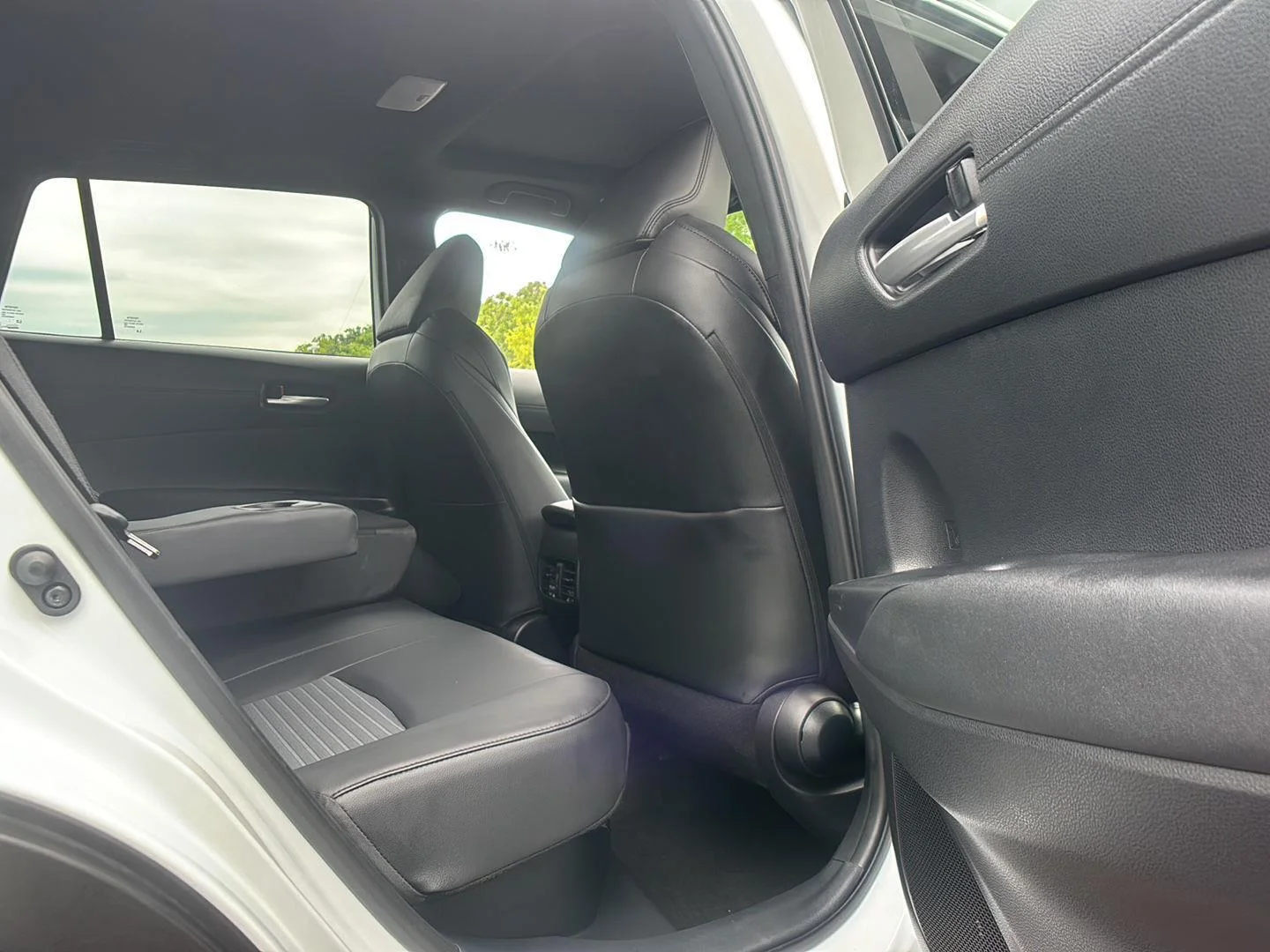 Used 2023 Wind Chill Pearl Toyota XSE image 21