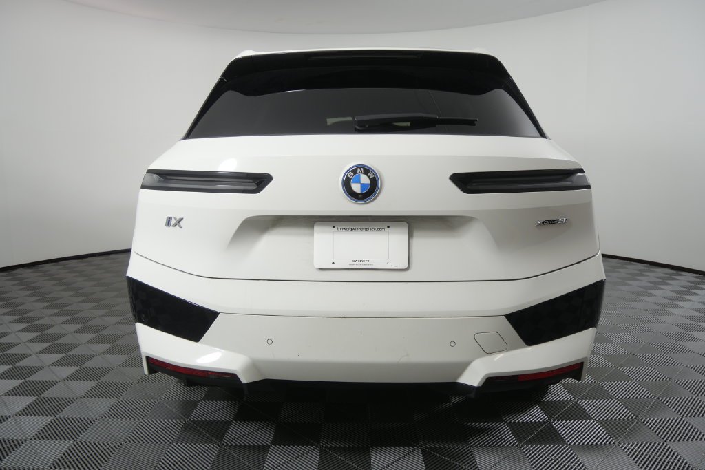 Used 2024 Alpine White BMW xDrive50 image 5