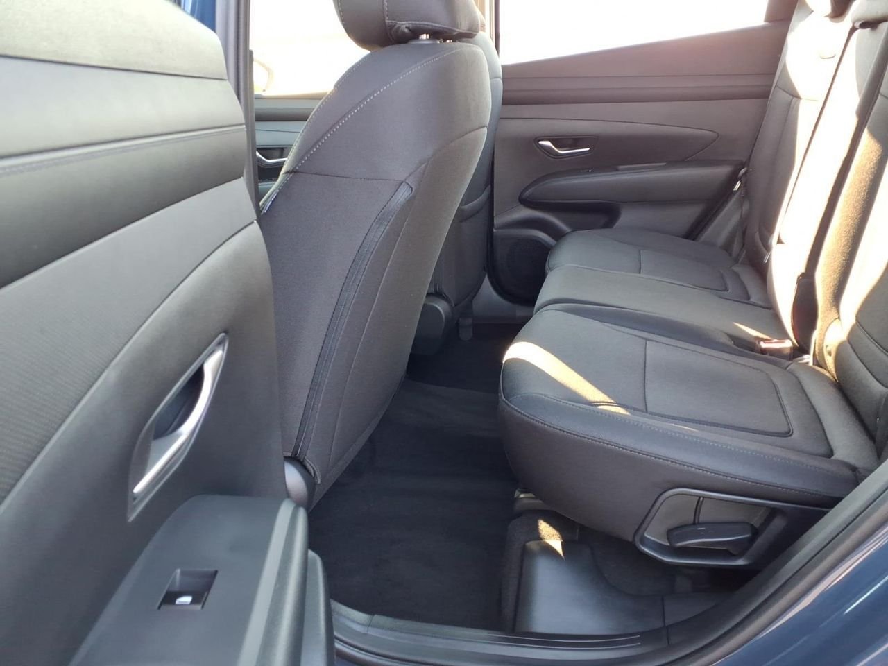 New 2026 Atlantis Blue Hyundai SE FWD image 4