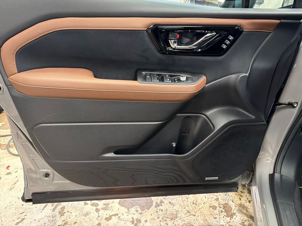 Used 2026 Beige Subaru Touring image 15