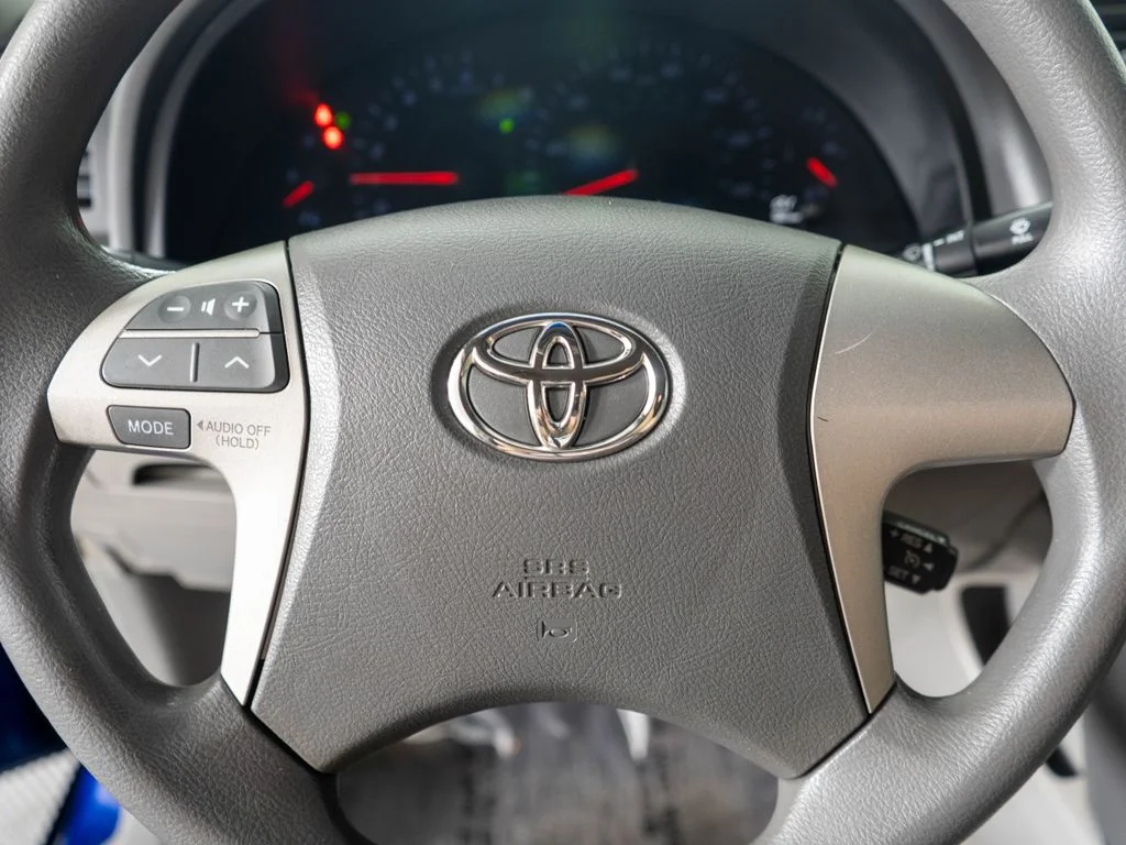 Used 2007 Blue Toyota LE image 14