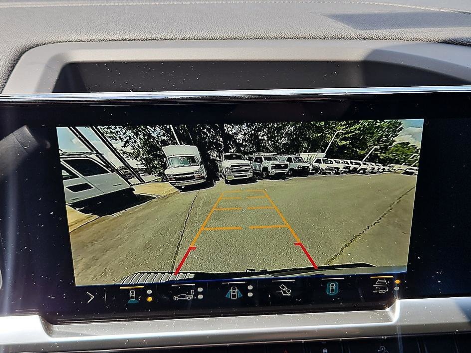 New 2026 Summit White Chevrolet LT image 18