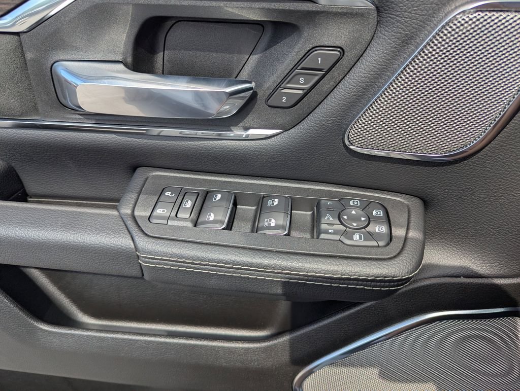 2026 RAM 1500 Laramie - Photo 18