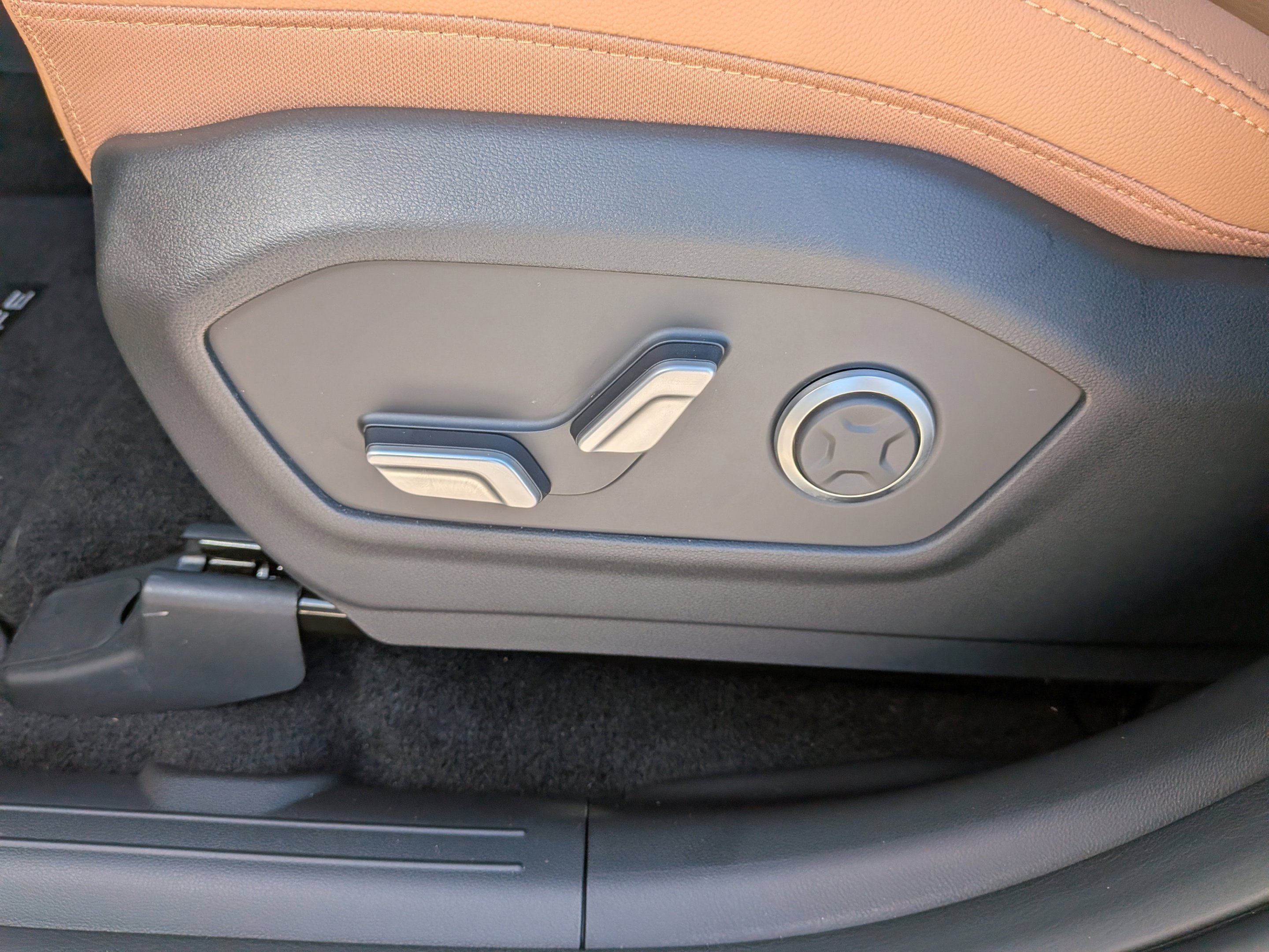 New 2026 Earthy Brass Matte Hyundai Limited FWD image 25