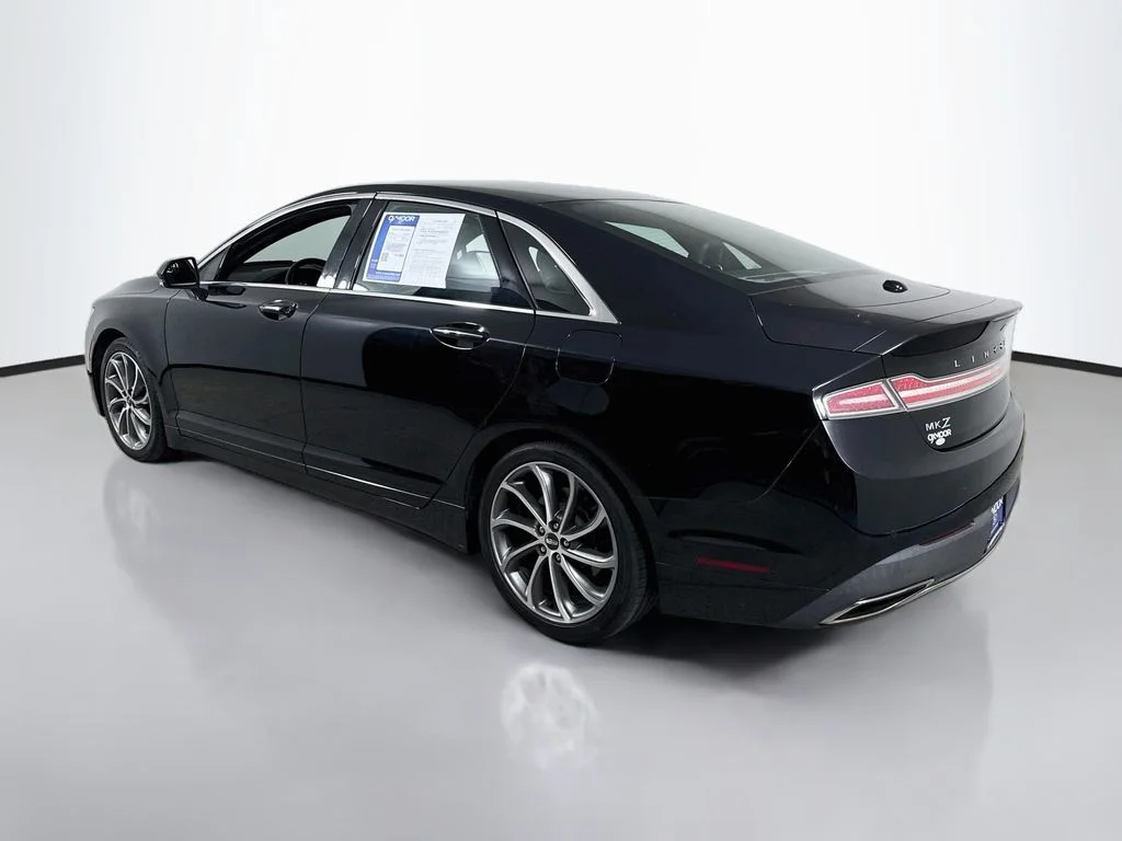 Used 2018 Black Velvet Lincoln Premiere image 11