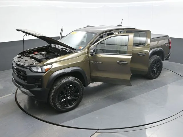 Used 2025 Brown Chevrolet Trail Boss image 28