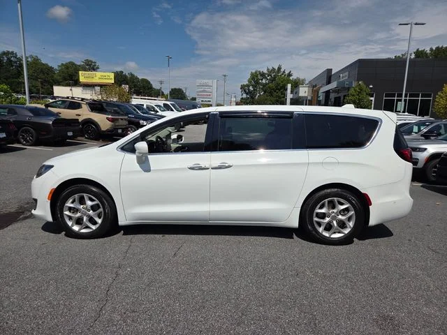 Used 2019 White Chrysler Touring Plus image 4