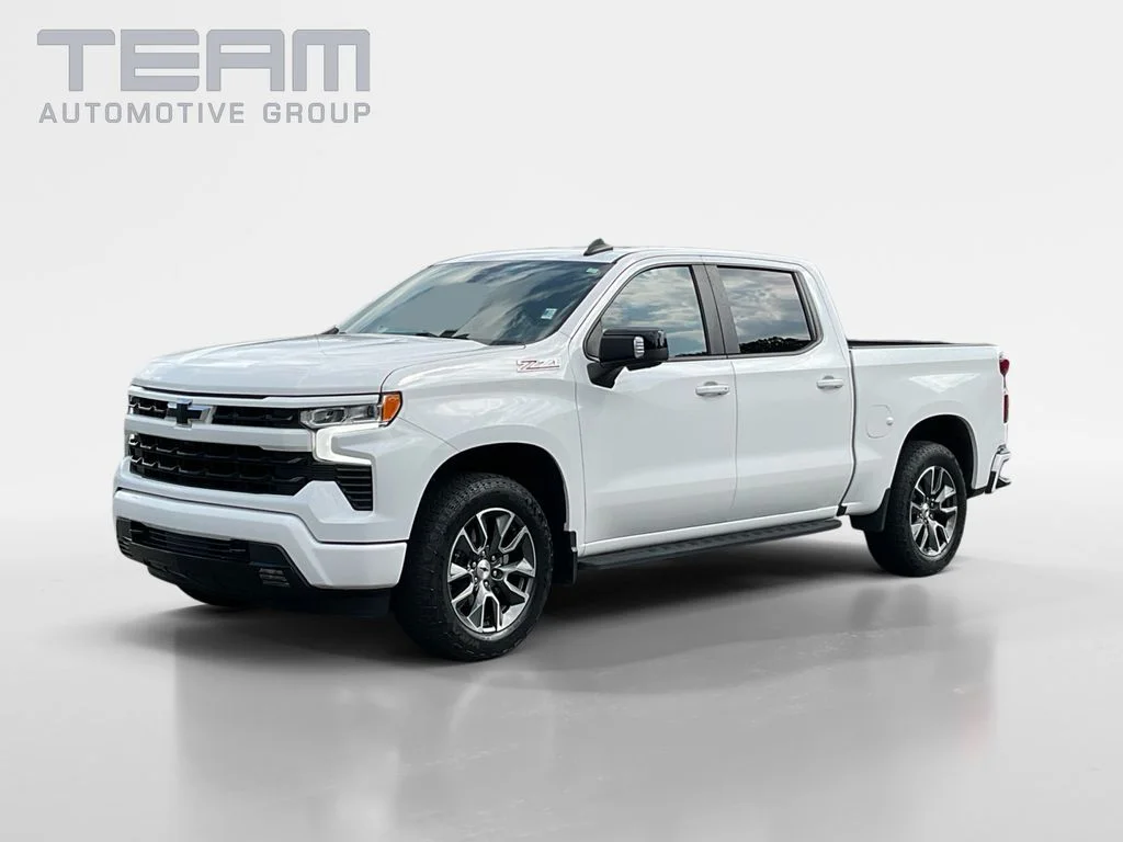 Used 2023 White Chevrolet RST image 3