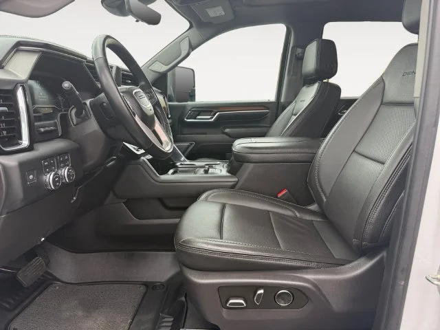Used 2024 White GMC Denali image 12