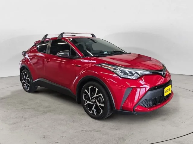 Used 2021 Red Toyota XLE image 3