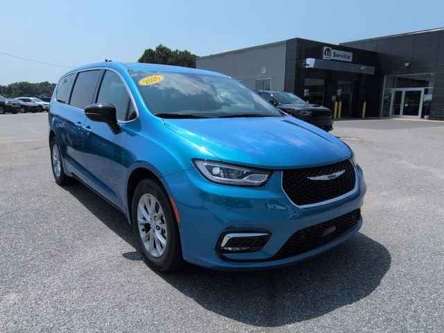 New 2026 Hydro Blue Pearl-Coat Exterior Paint Chrysler Limited image 3
