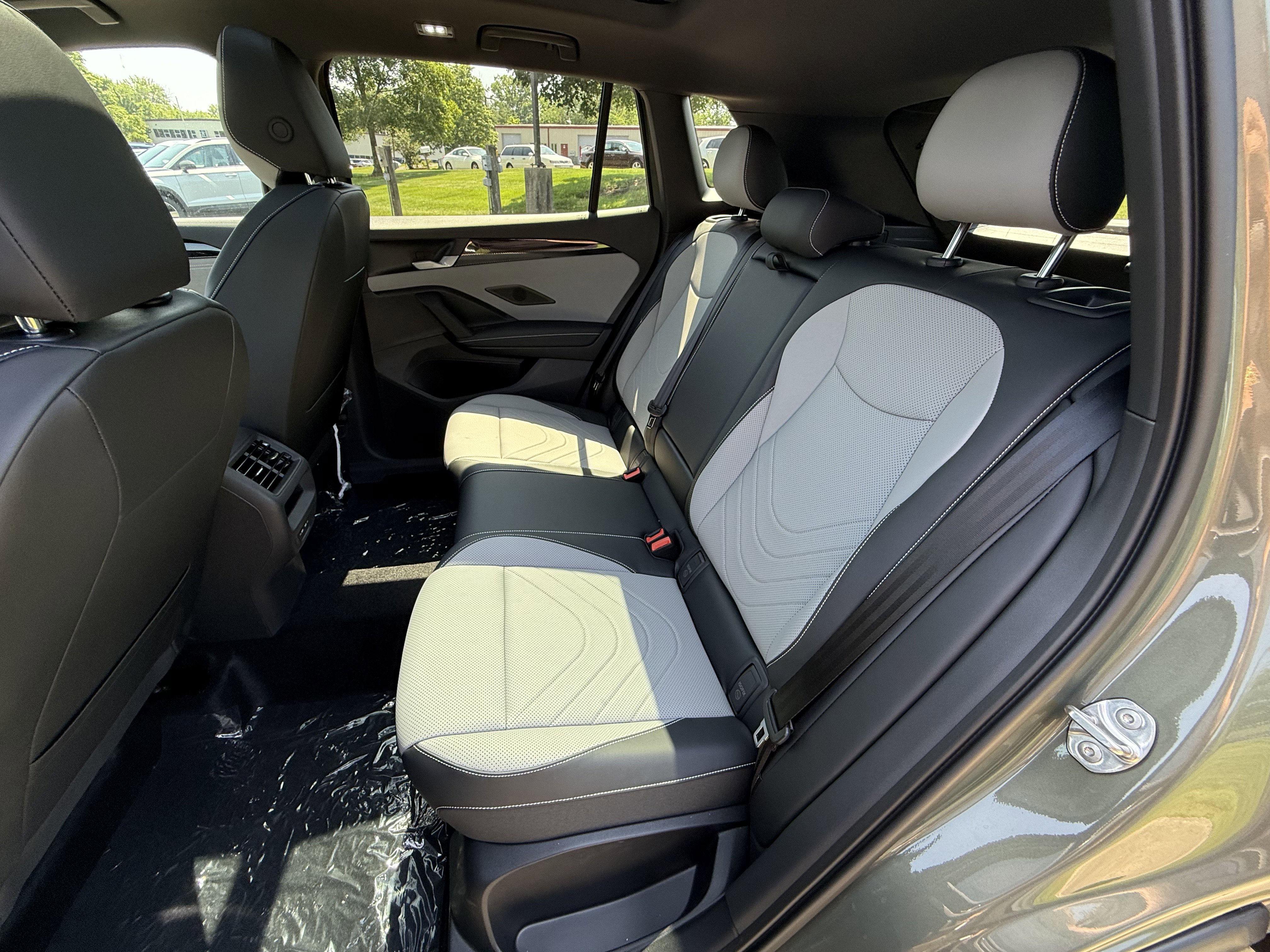 New 2026 Avocado Green W/Deep Black Roof Volkswagen SE R-Line Black image 24