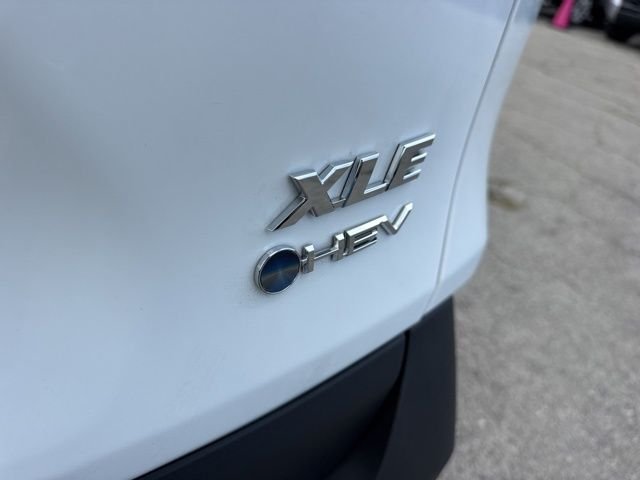 Used 2025 White Toyota XLE image 8