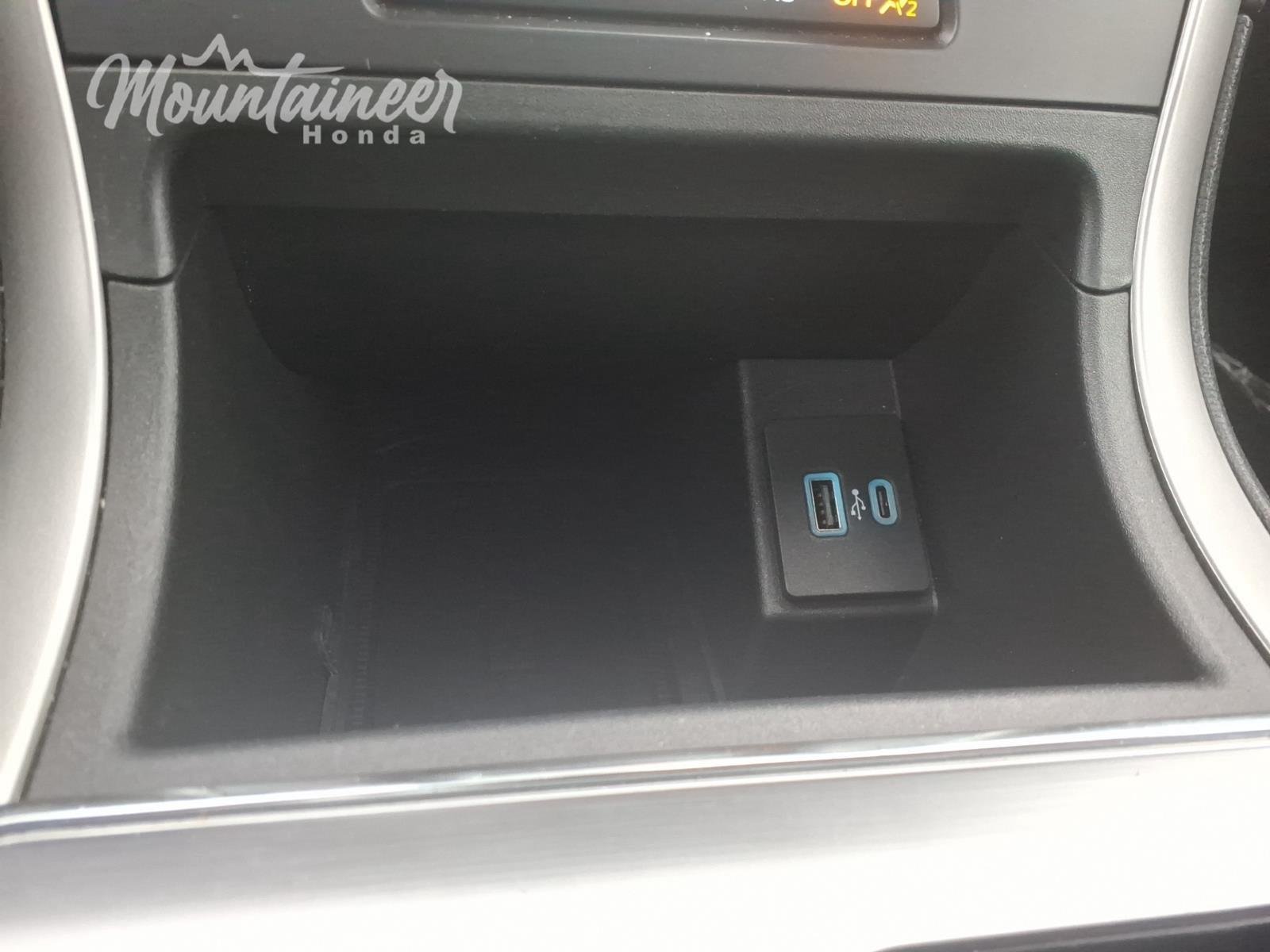 Used 2022 Agate Black Ford SEL image 32