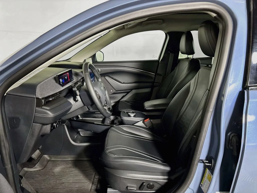 Used 2023 Vapor Blue Ford Premium image 11