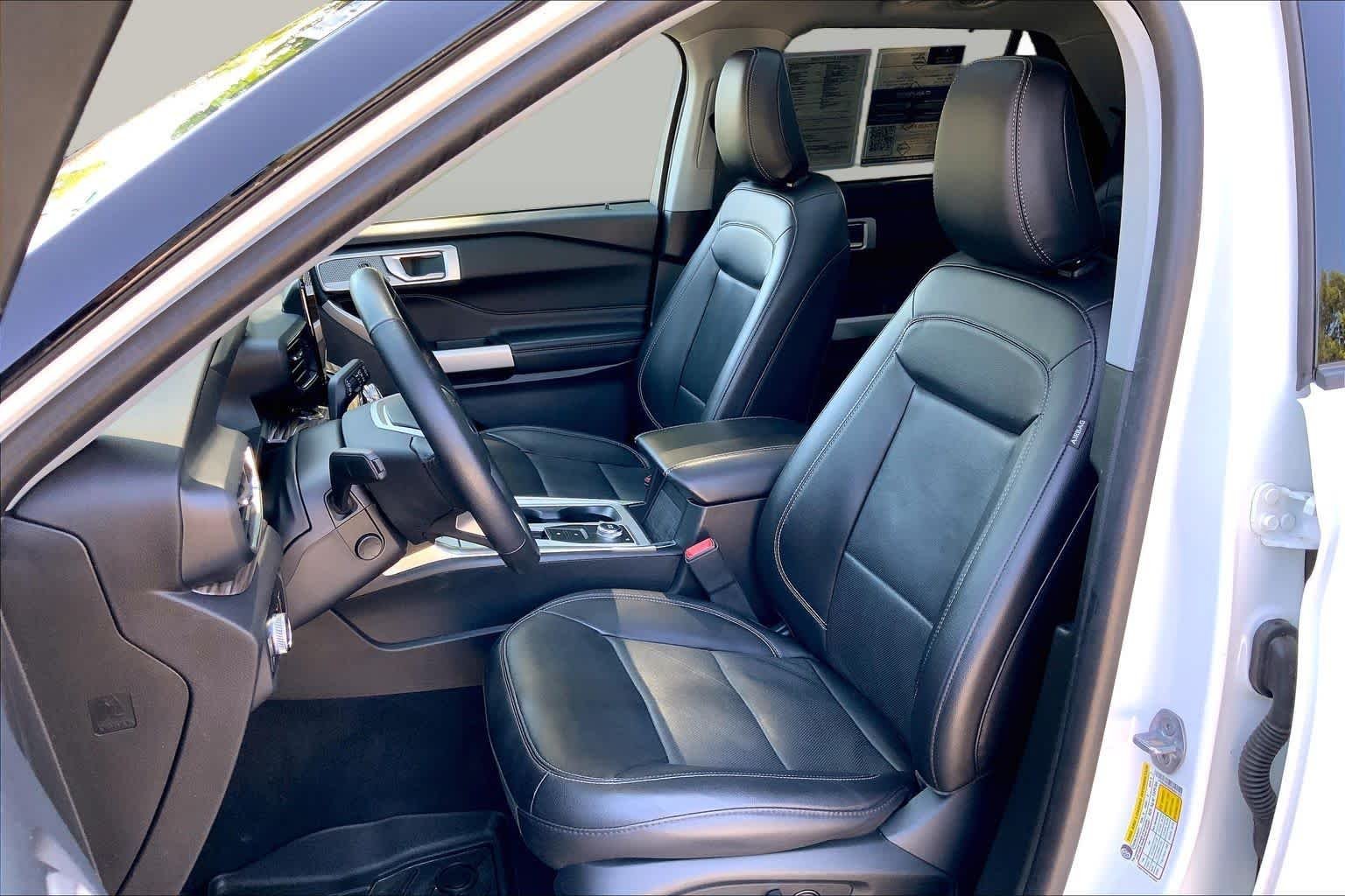 Used 2023 Star White Metallic Tri-Coat Ford Limited image 9