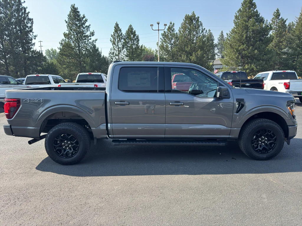 New 2026 Carbonized Gray Metallic Ford XLT image 7
