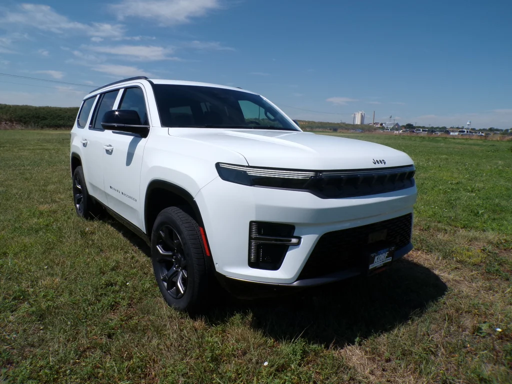 New 2026 Bright White Clearcoat Jeep Limited Altitude image 10