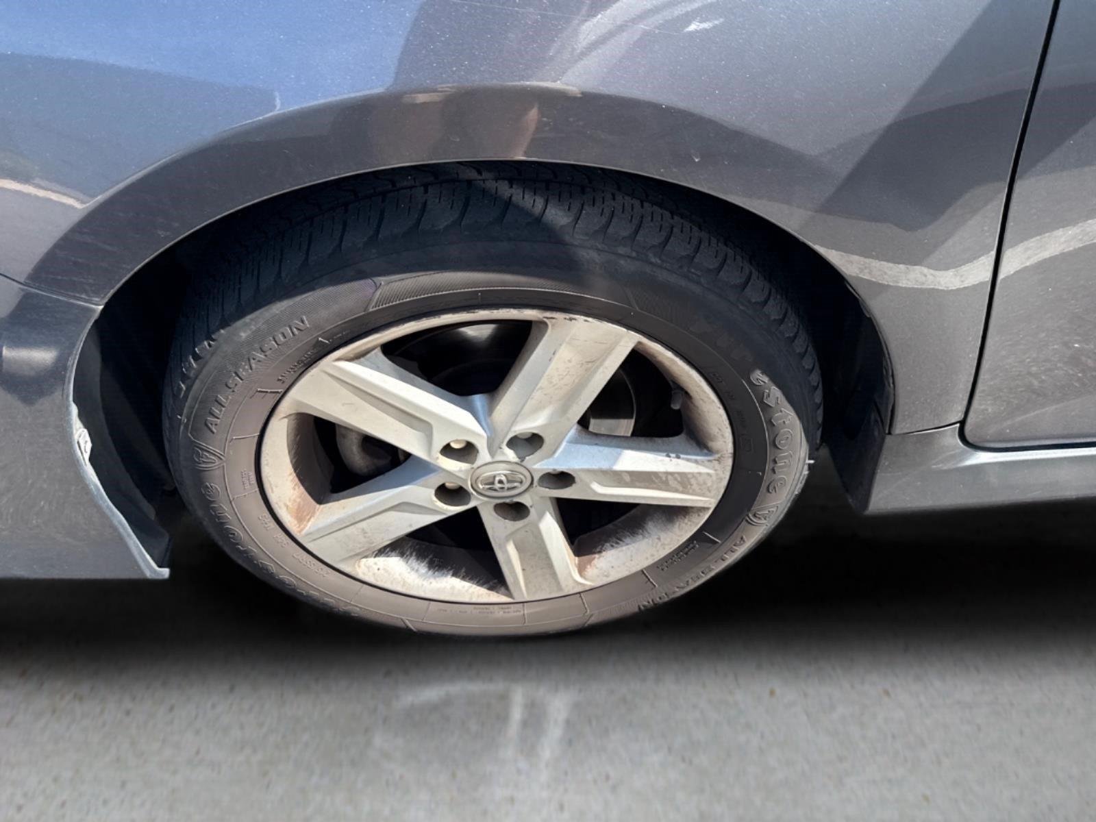 Used 2014 Magnetic Gray Metallic Toyota SE image 3