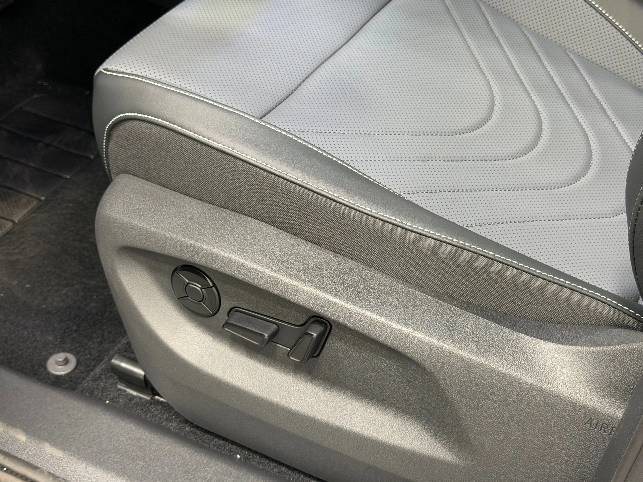 New 2026 White Volkswagen SE image 42