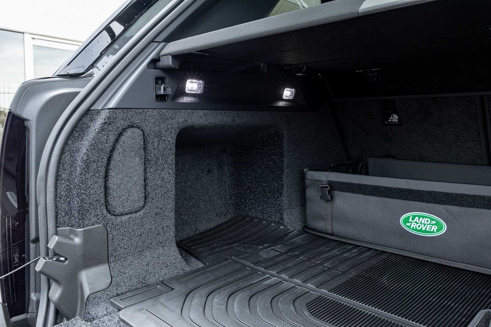 New 2026 Carpathian Grey Land Rover SE image 37