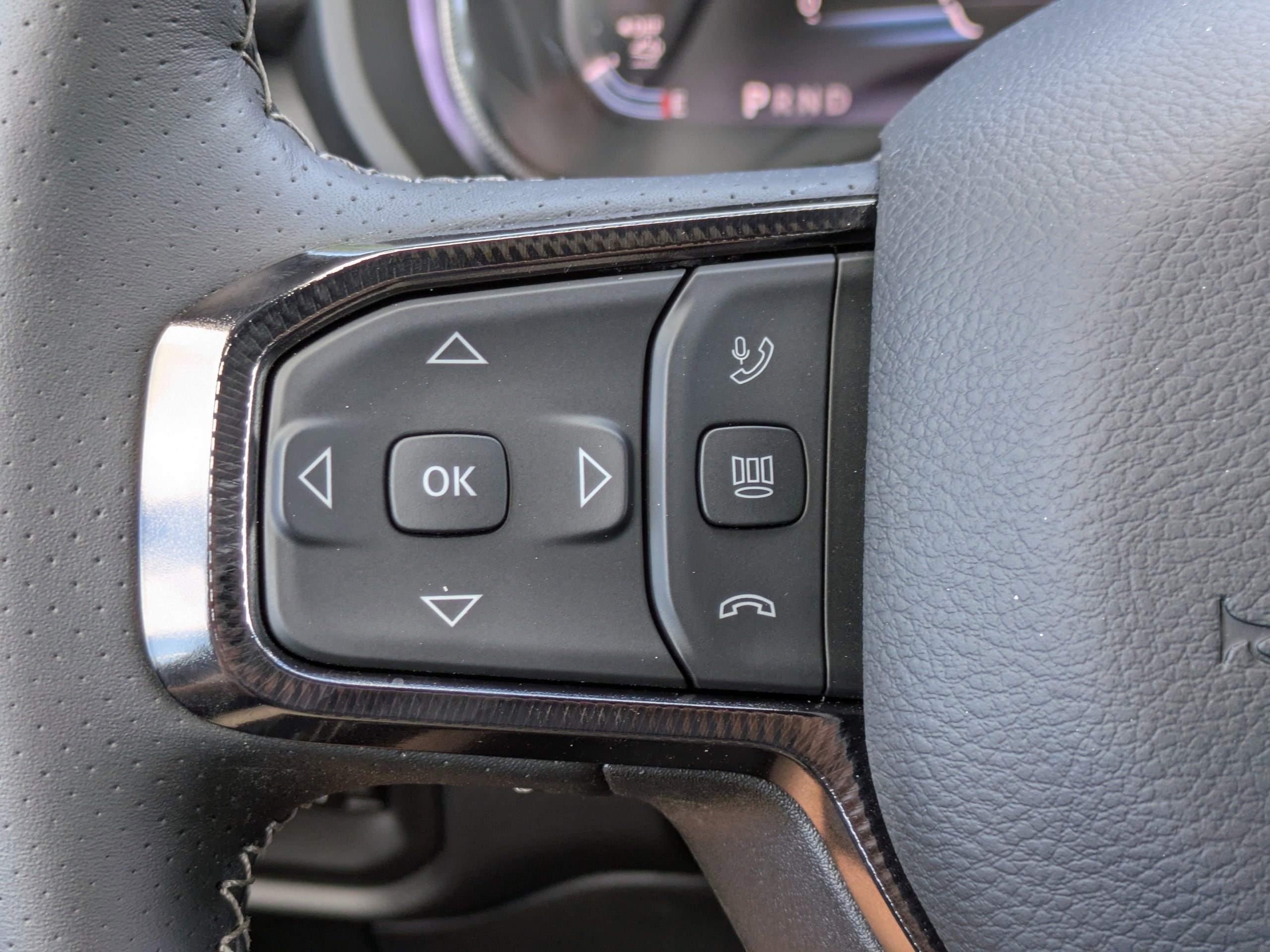 New 2025 Diamond Black Crystal Pearl-Coat Exterior Paint RAM Rebel image 19