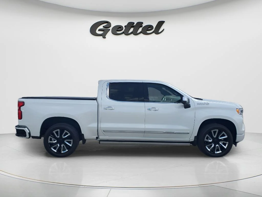 Used 2024 Iridescent Pearl Tricoat Chevrolet High Country image 4