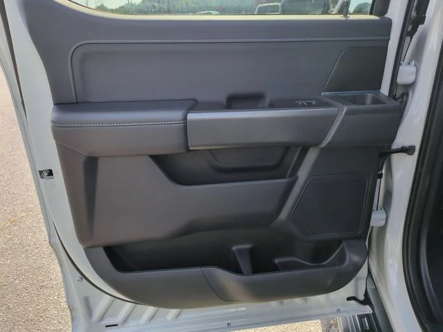 Used 2024 White Ford XLT image 27