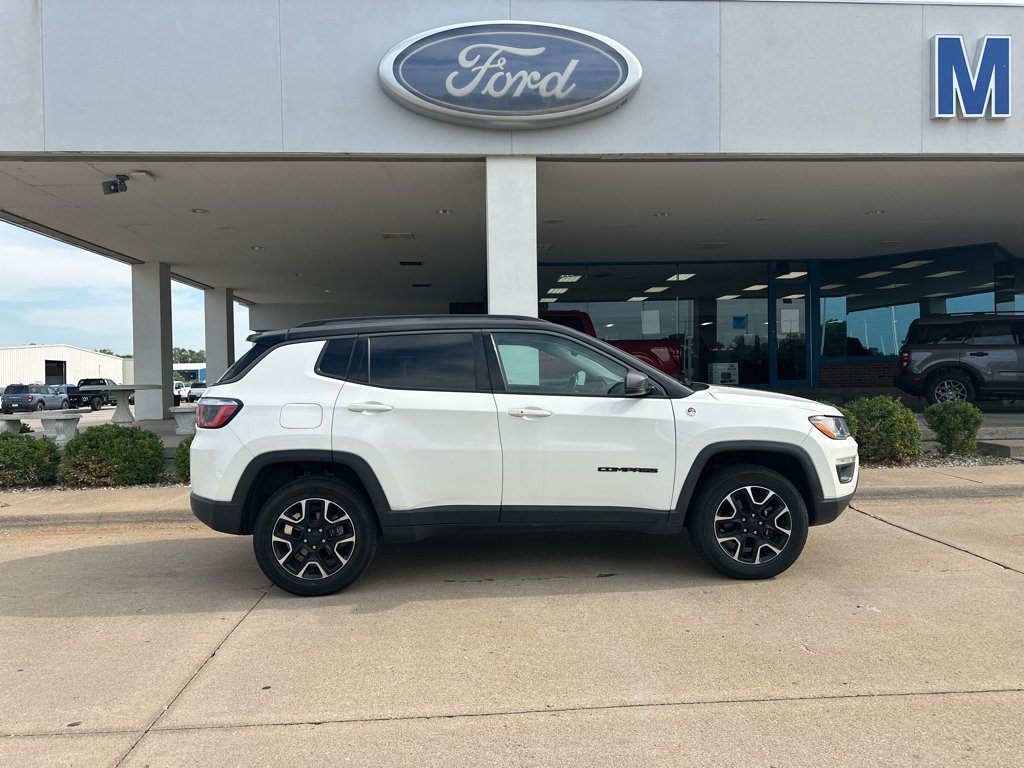 Used 2020 White Clearcoat Jeep Trailhawk image 14